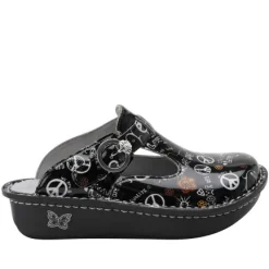 Discount Women's Classic Peace & Love Clog Women Women's Shoes