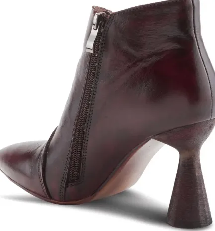 Outlet Cosmopolitan Women Women's Boots