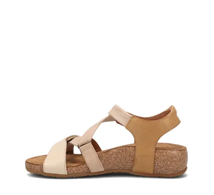 Best UNIVERSE Shell Pink Women Women's Sandals